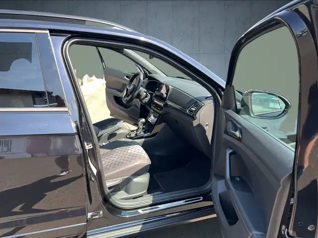 Volkswagen T-Cross view 15