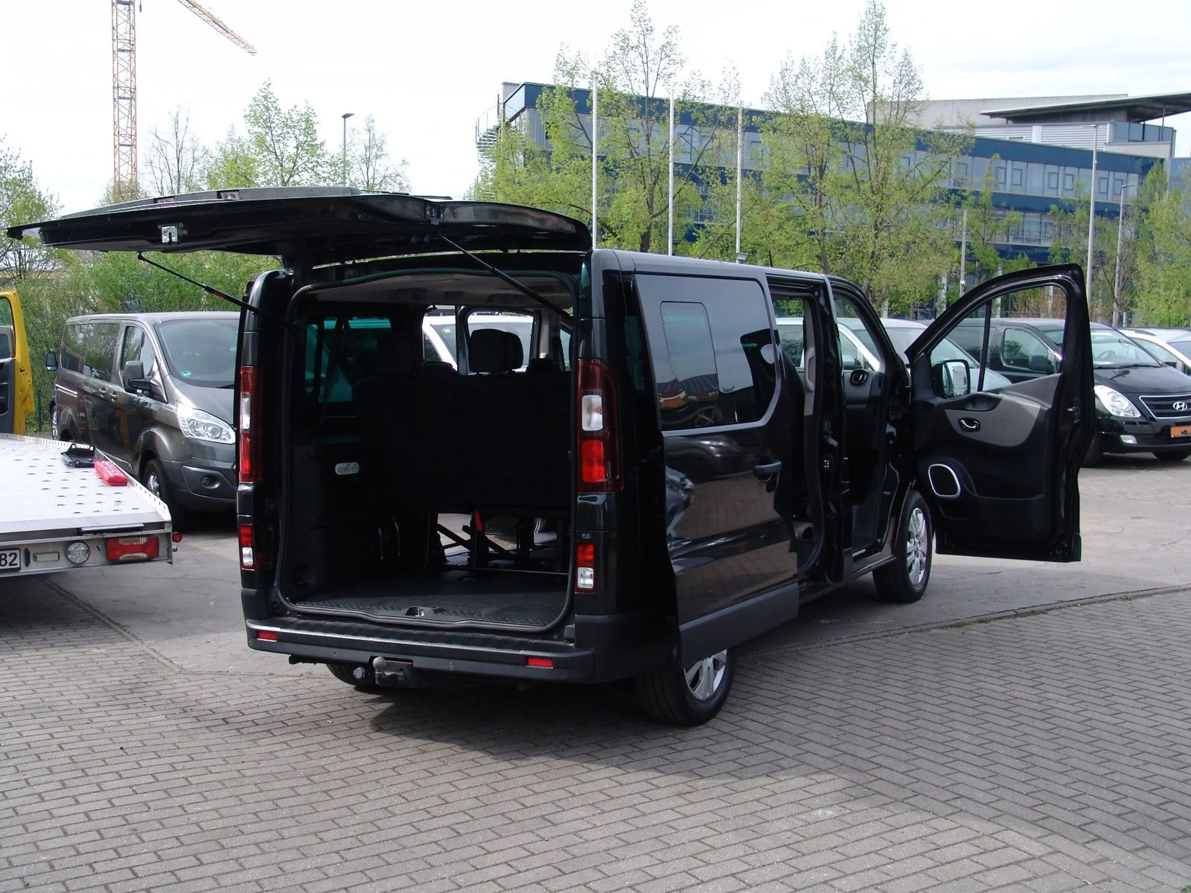 Nissan NV300 L1 PREMIUM-NAVI/2S.Tür/8Sit/ — photo 4
