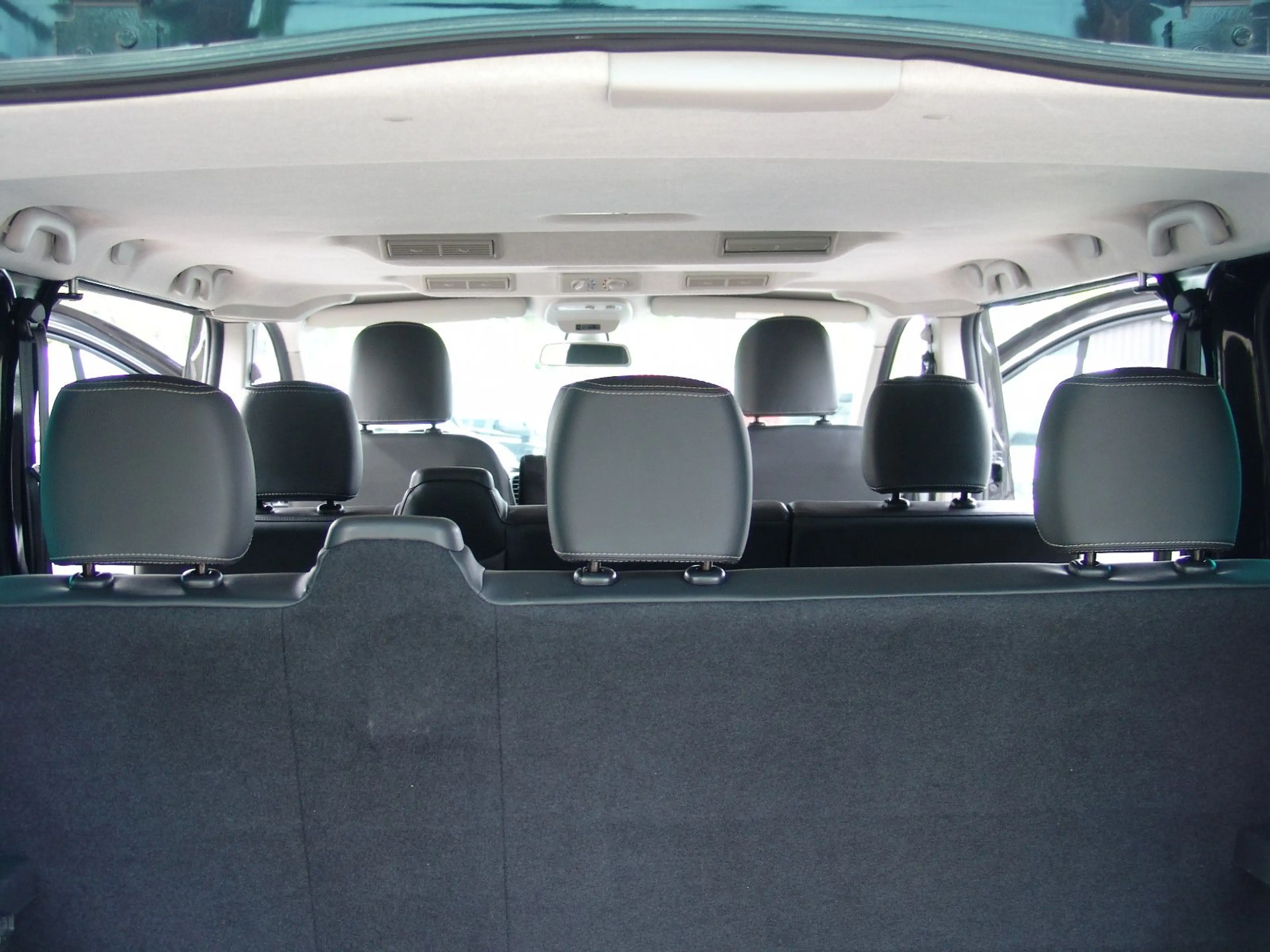 Nissan NV300 L1 PREMIUM-NAVI/2S.Tür/8Sit/ — photo 15
