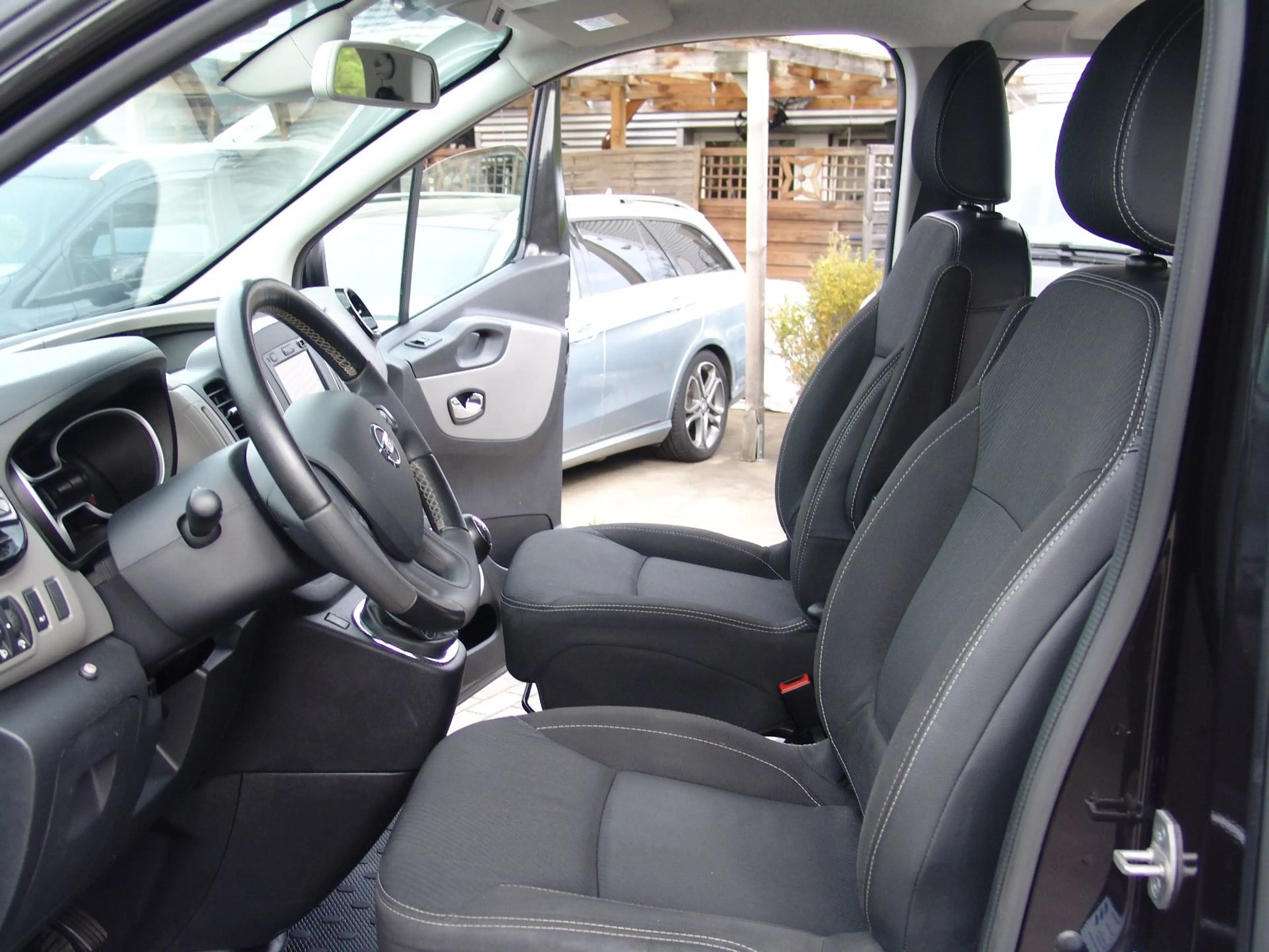 Nissan NV300 L1 PREMIUM-NAVI/2S.Tür/8Sit/ — photo 8