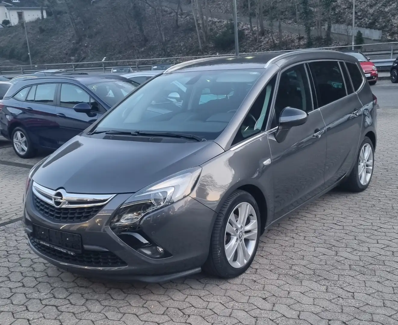 Opel Zafira Tourer 1.4 Turbo Sport Grau - 1