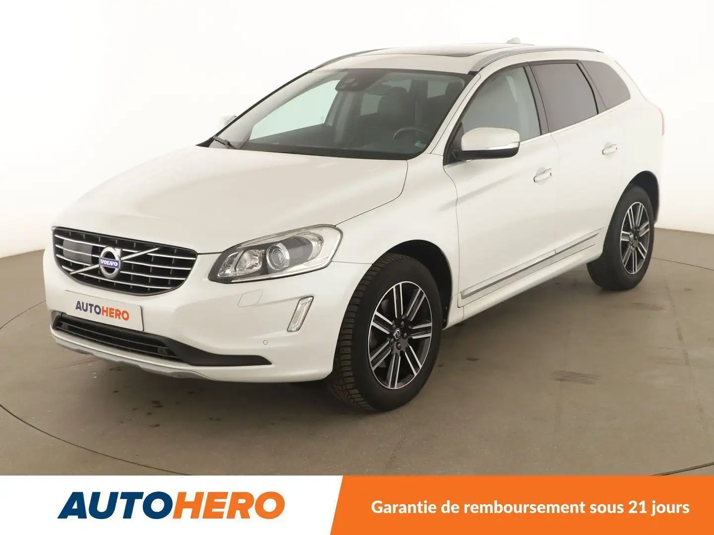 Volvo XC60 2.0 D4 Signature Edition Geartronic 8 Blanc - 1