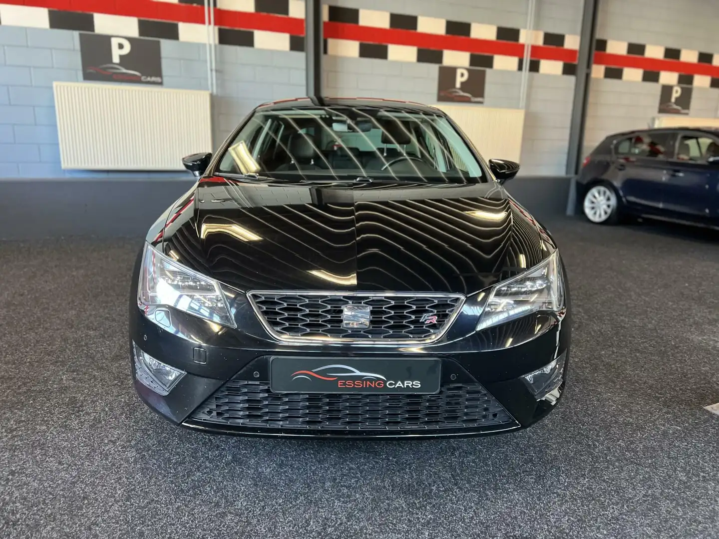 SEAT Leon 1.4 EcoTSI FR Apple CarPlay PANO NAP Zwart - 2