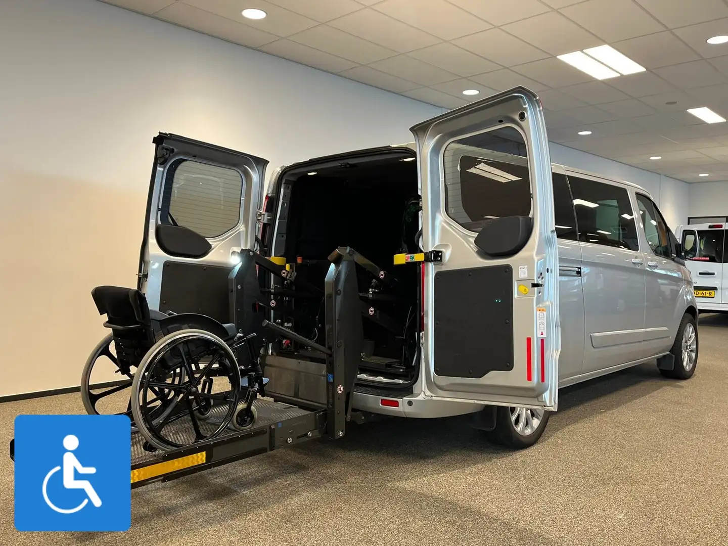 Ford Transit Custom L2H1 Rolstoelbus Argent - 2