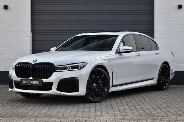 BMW 745 7-serie 745e High Executive M-Sport | Schuifdak |