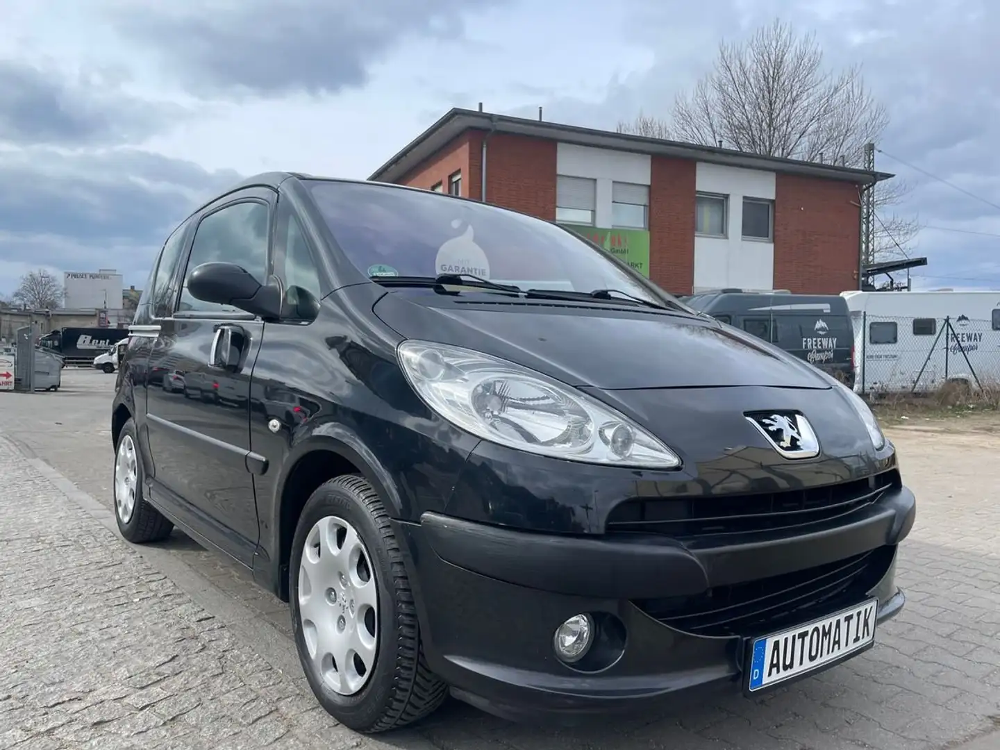Peugeot 1007 Premium,Automatik,Klima,Allwetter Schwarz - 1