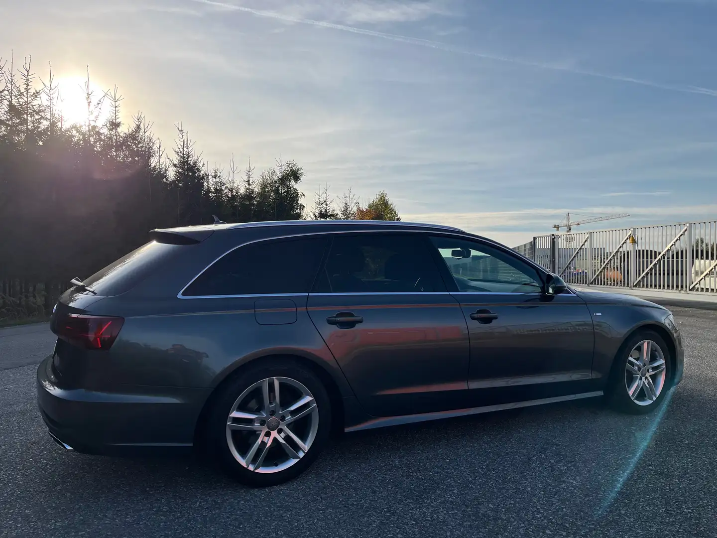 Audi A6 A6 Avant 2,0 TDI ultra intense S-tronic Grau - 2