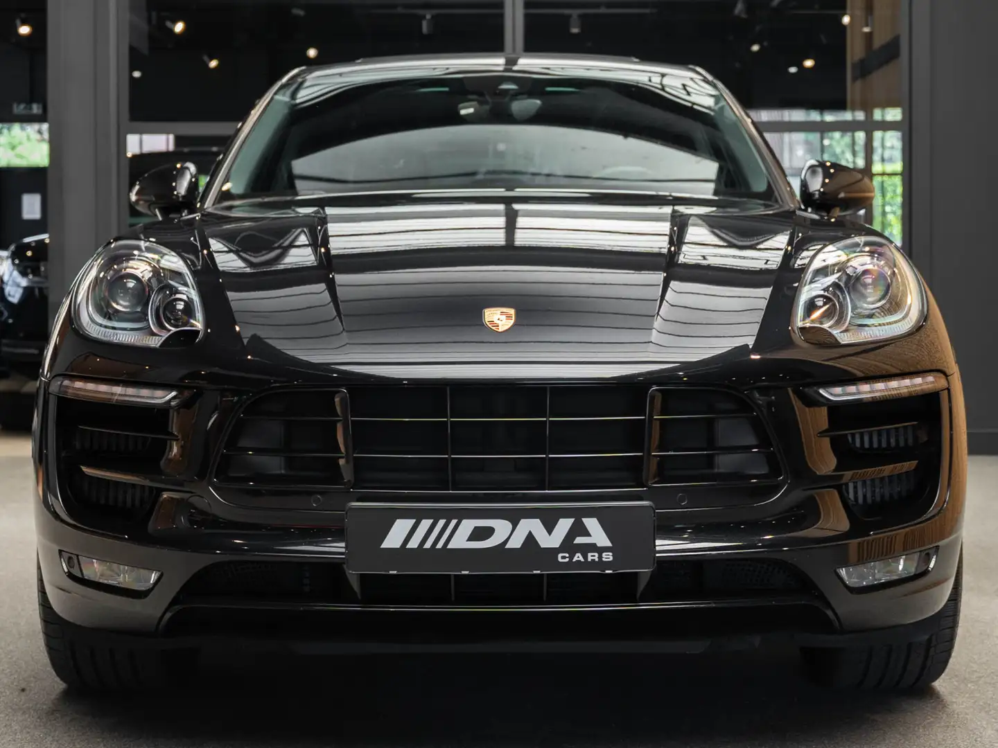 Porsche Macan GTS Alcantara Leder 3.0 GTS V6 Pano Origineel NL Zwart - 2