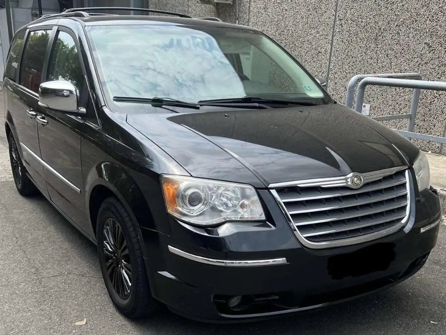 Chrysler Grand Voyager Grand Voyager Limited 2,8 CRD Aut. Limited Negru - 1