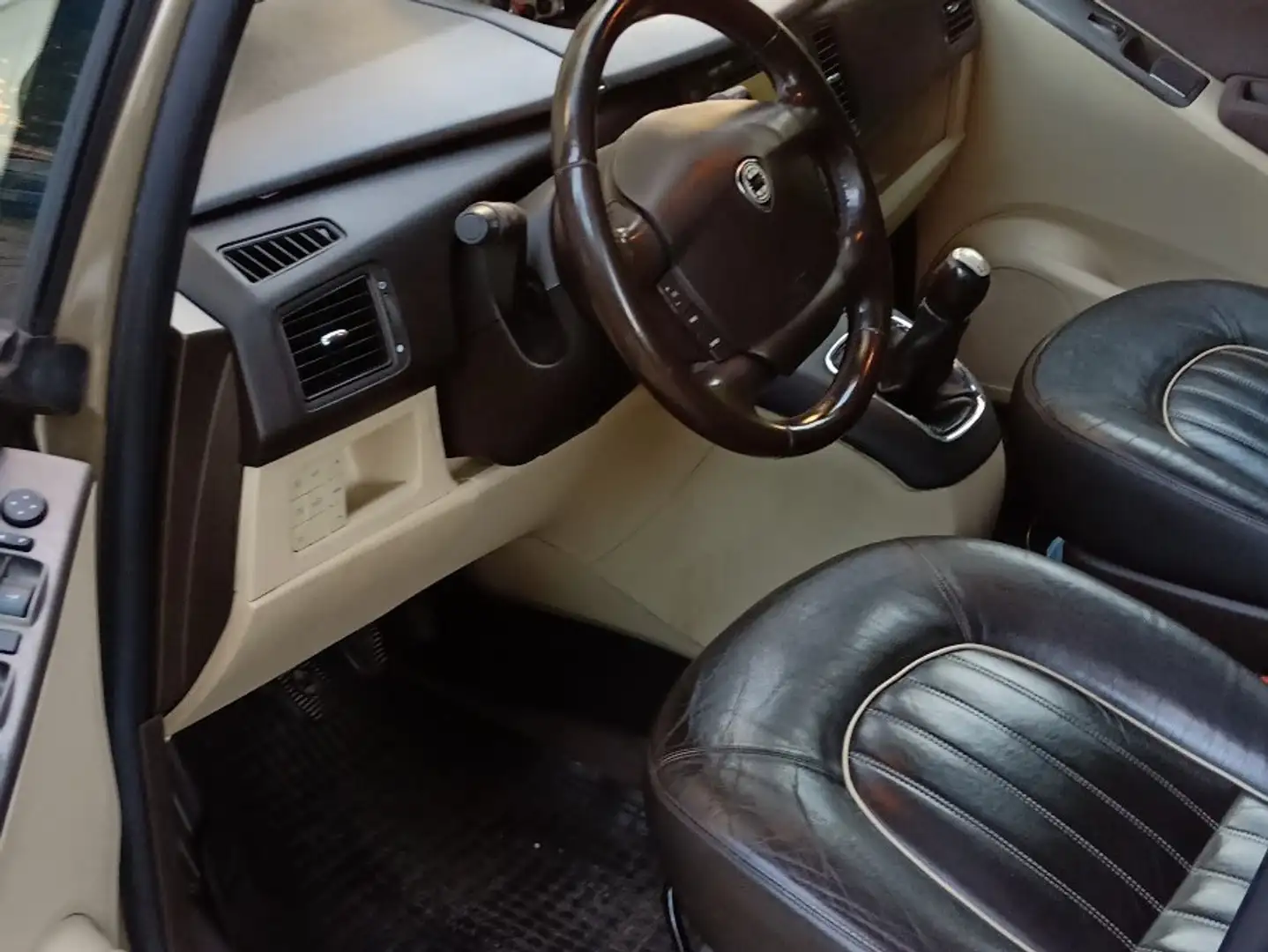 Lancia MUSA 1.9 Multijet 8v Oro Auriu - 2