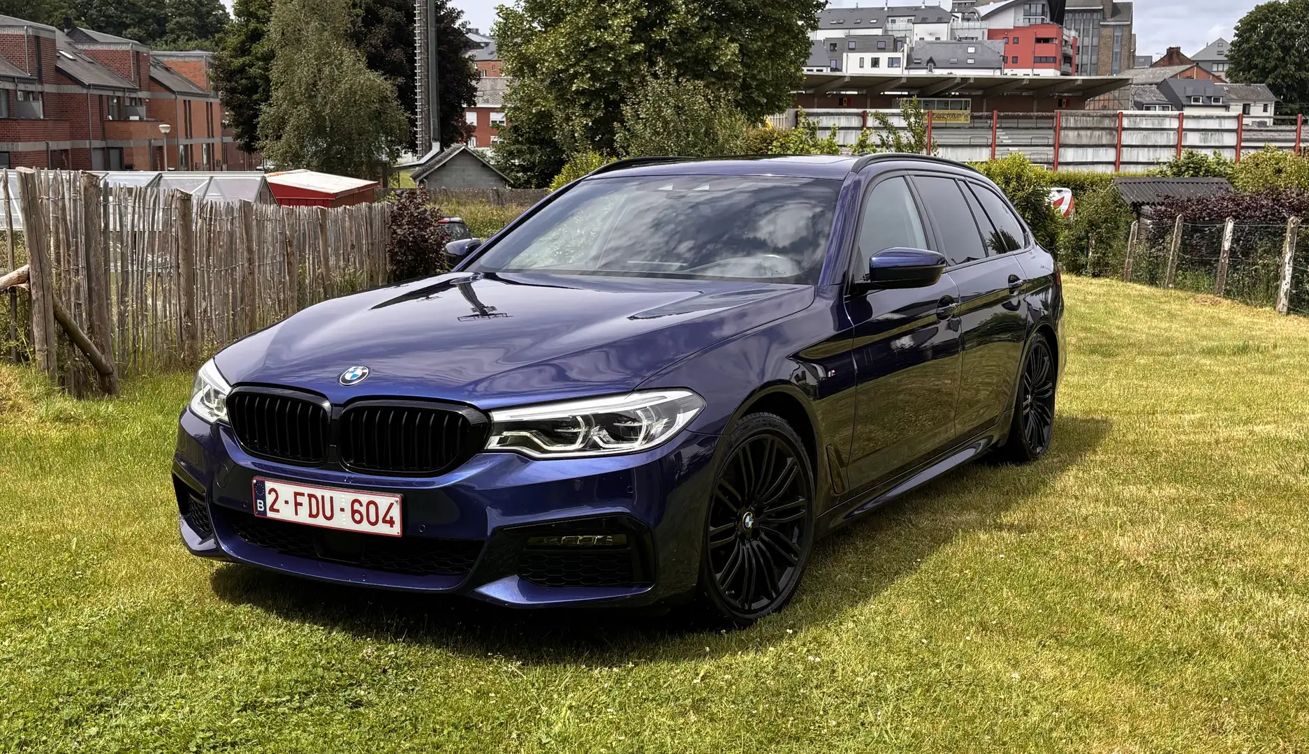 BMW 530 Pack M sport, apple car play, état nickel Blue - 1
