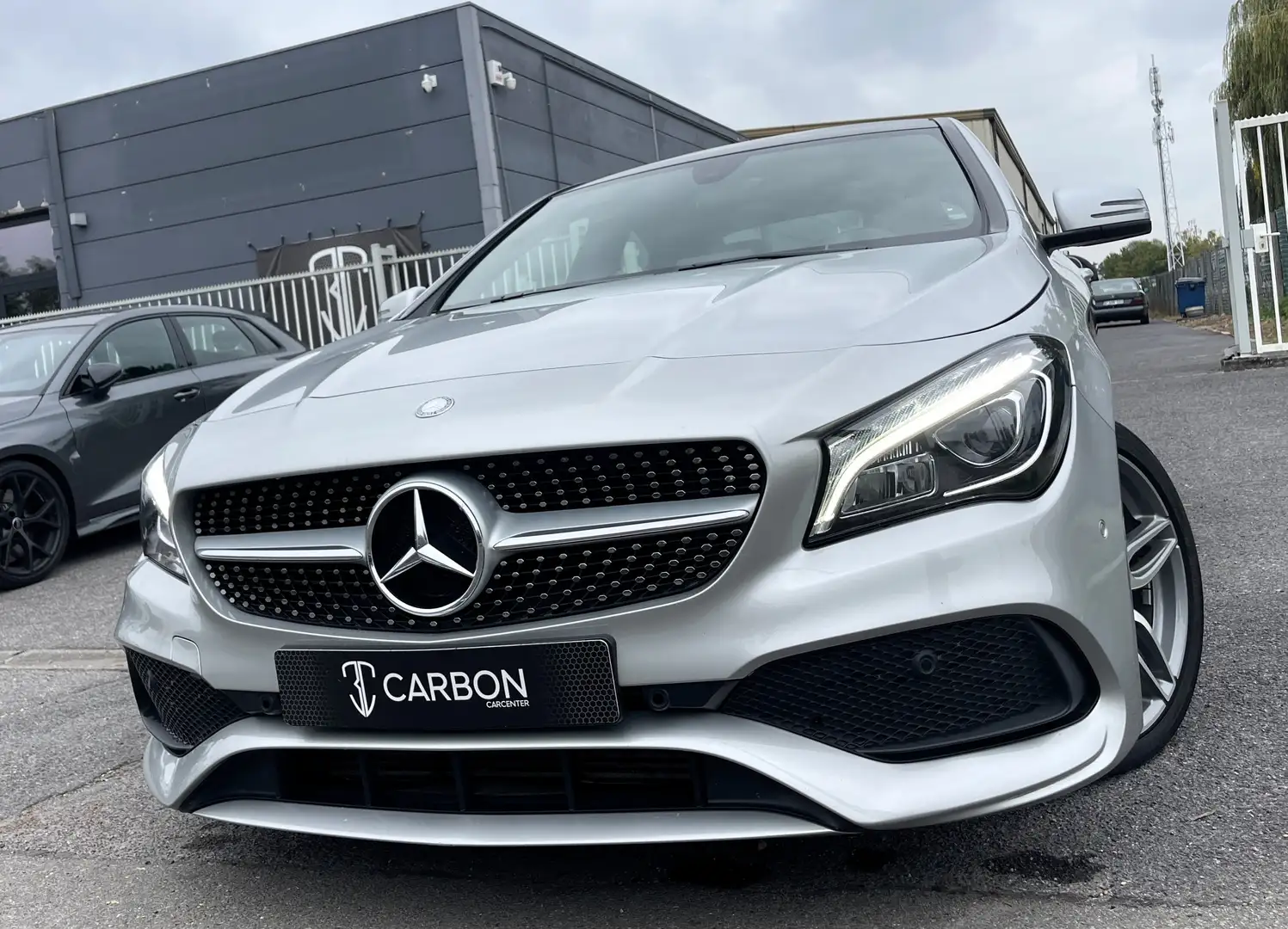 Mercedes-Benz CLA 200 d Pack AMG Boite AUTO/PANO/LED/CAMERA/1er PROPRIO Argent - 1