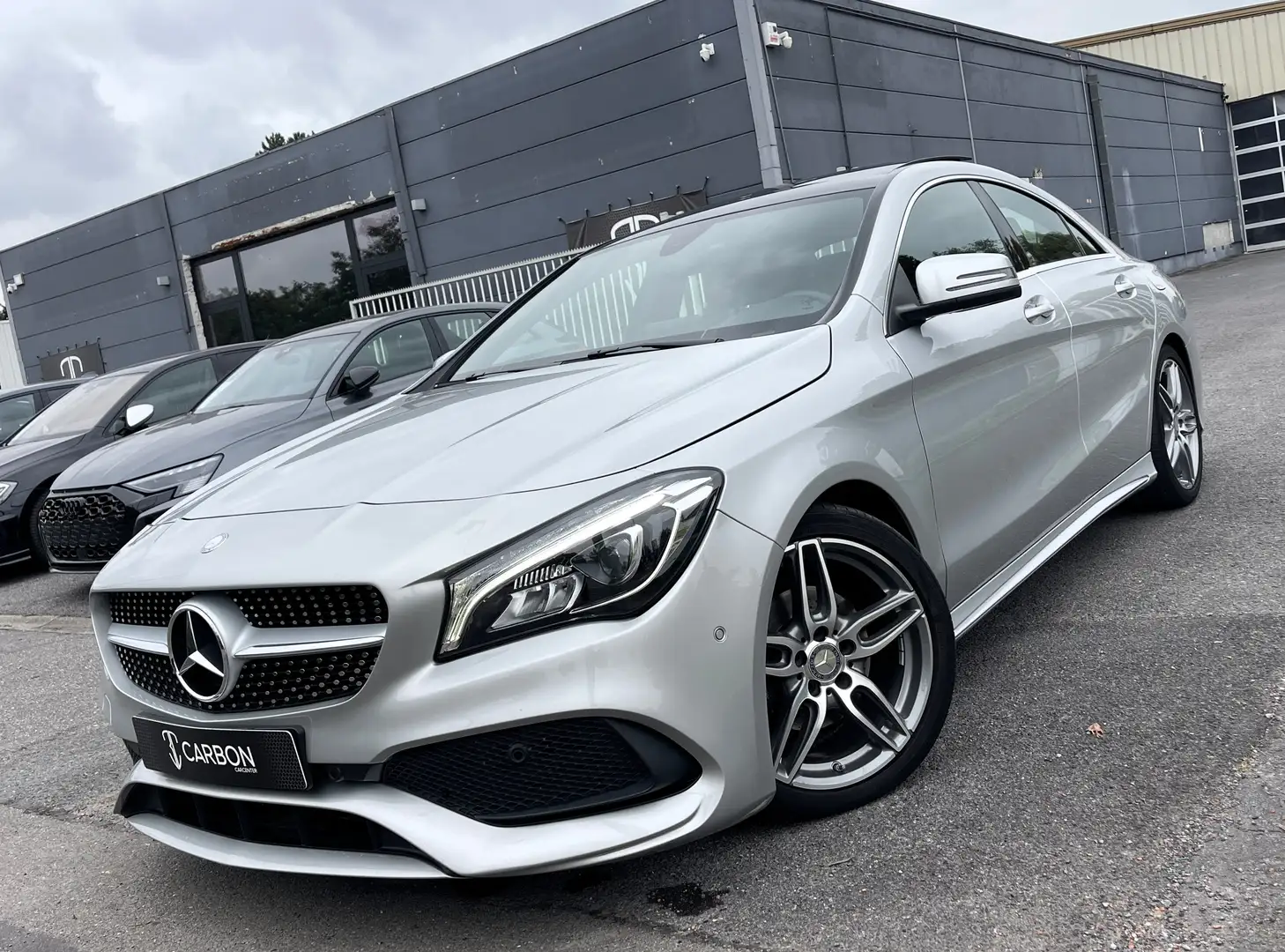 Mercedes-Benz CLA 200 d Pack AMG Boite AUTO/PANO/LED/CAMERA/1er PROPRIO Argent - 2