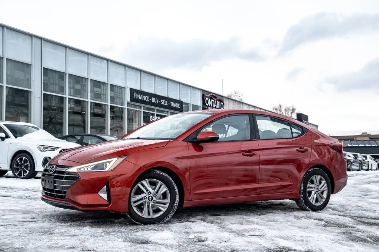 Hyundai ELANTRA снимка Hyundai ELANTRA