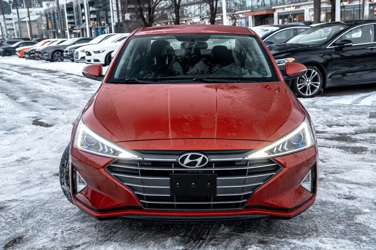 Hyundai ELANTRA снимка Hyundai ELANTRA