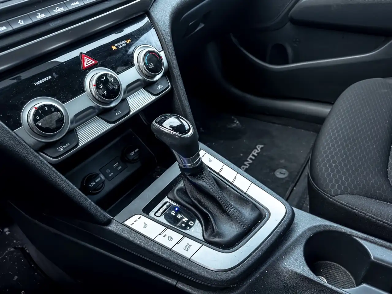 Hyundai ELANTRA снимка Hyundai ELANTRA