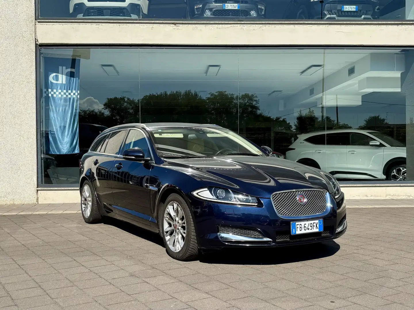 Jaguar XF XF Sportbrake 2.2 D Limited Edition Blau - 1