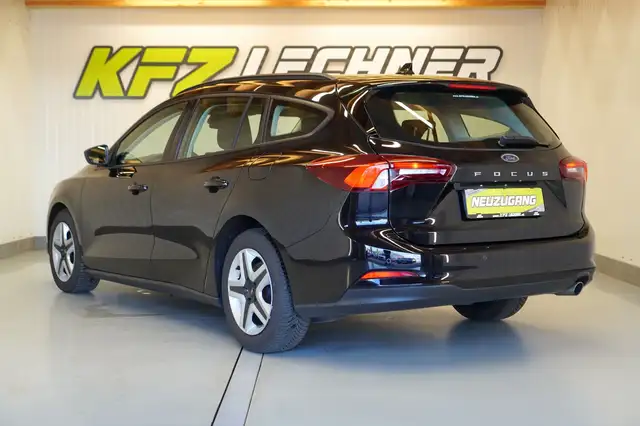 Ford Focus view 7