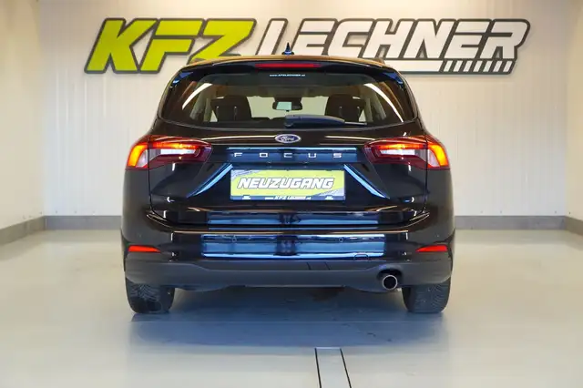 Ford Focus view 5