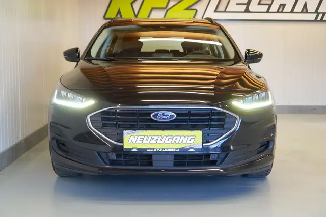Ford Focus view 9
