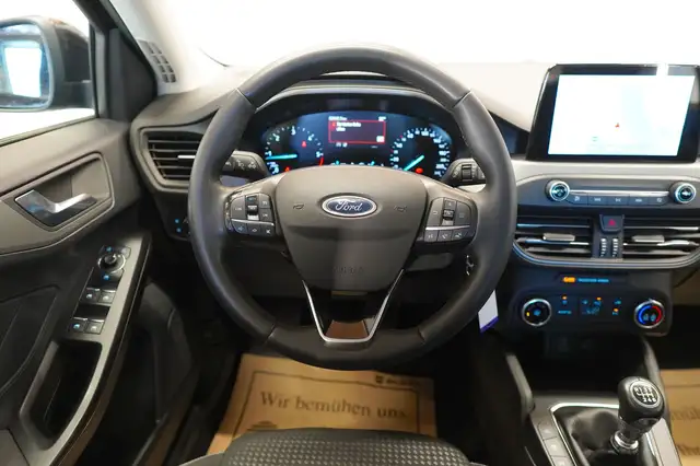 Ford Focus view 22