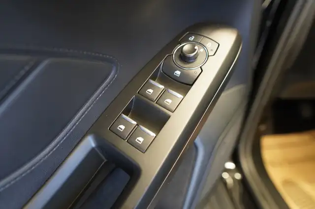 Ford Focus view 14