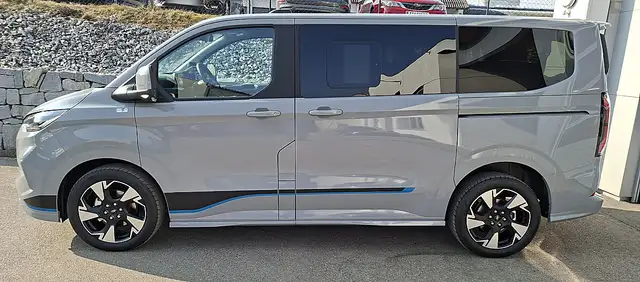 Ford Tourneo Custom Bus 2,0 EcoBlue 320 L1H1 AWD Sport Aut. Ansicht 3