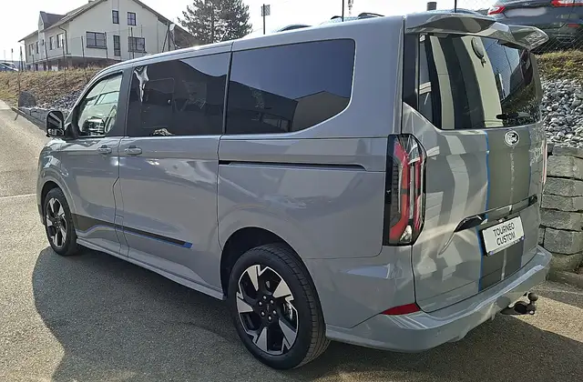 Ford Tourneo Custom Bus 2,0 EcoBlue 320 L1H1 AWD Sport Aut. Ansicht 4