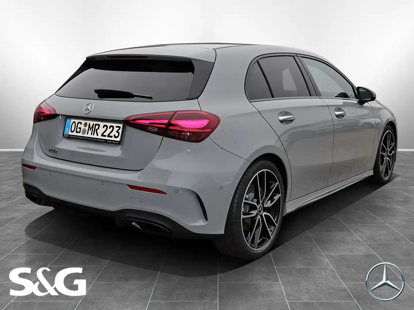 Mercedes-Benz A 200 AMG MBUX+LED+AHK+Distro+Standhzg+Night+19 - 2