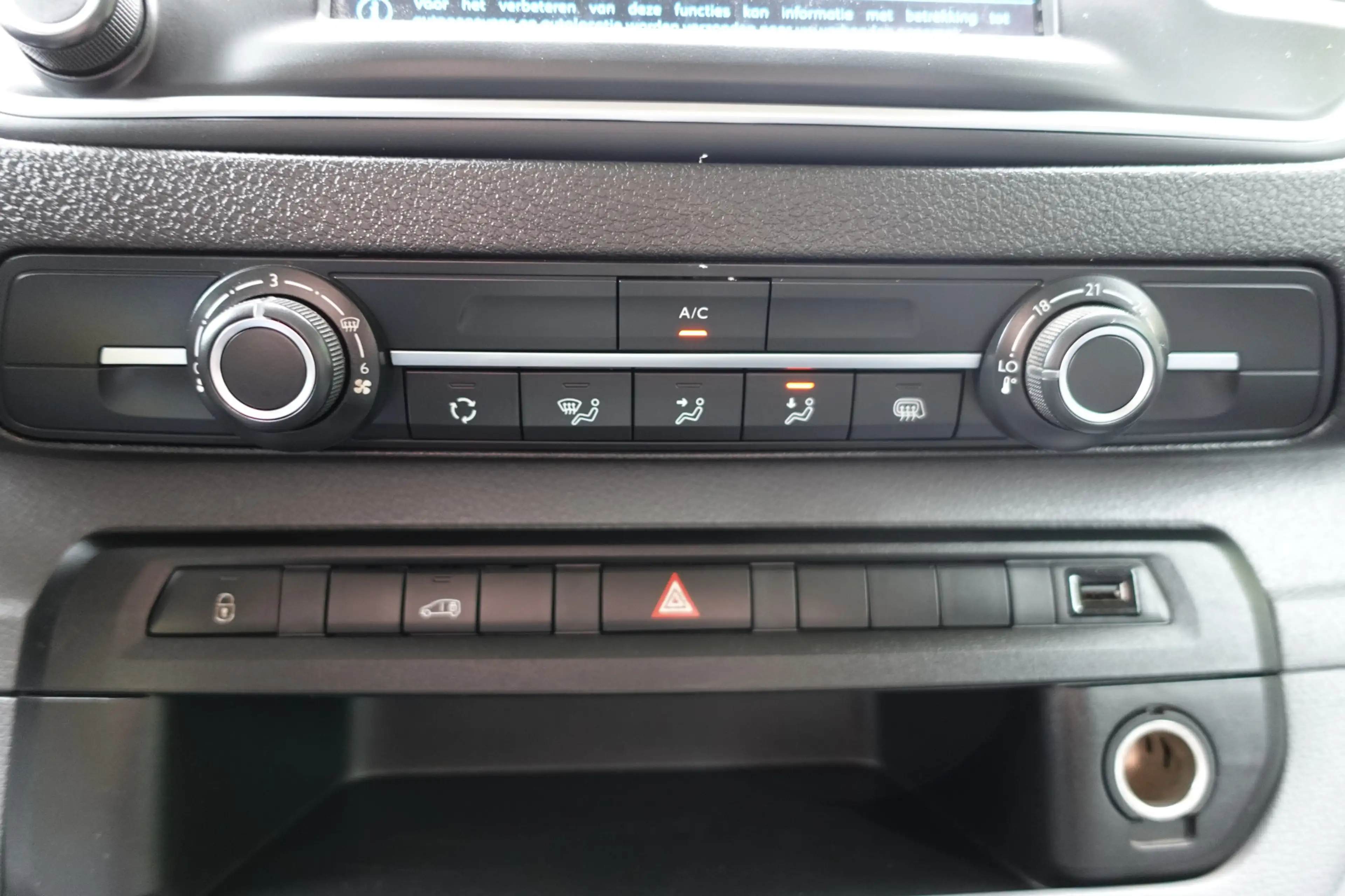 Peugeot Expert 2.0 BlueHDI 120 Standard Premium | Trekhaak | Came — photo 25