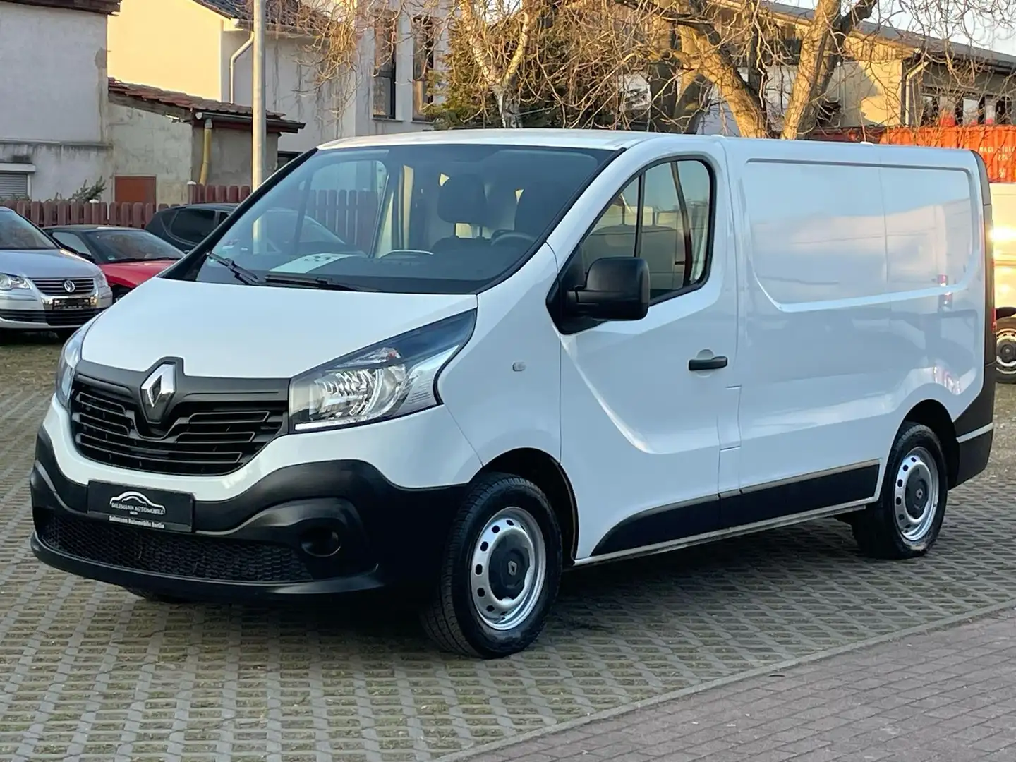 Renault Trafic 1.6 dCi//KLIMA//AHK//1.Hand//TOP// Biały - 2