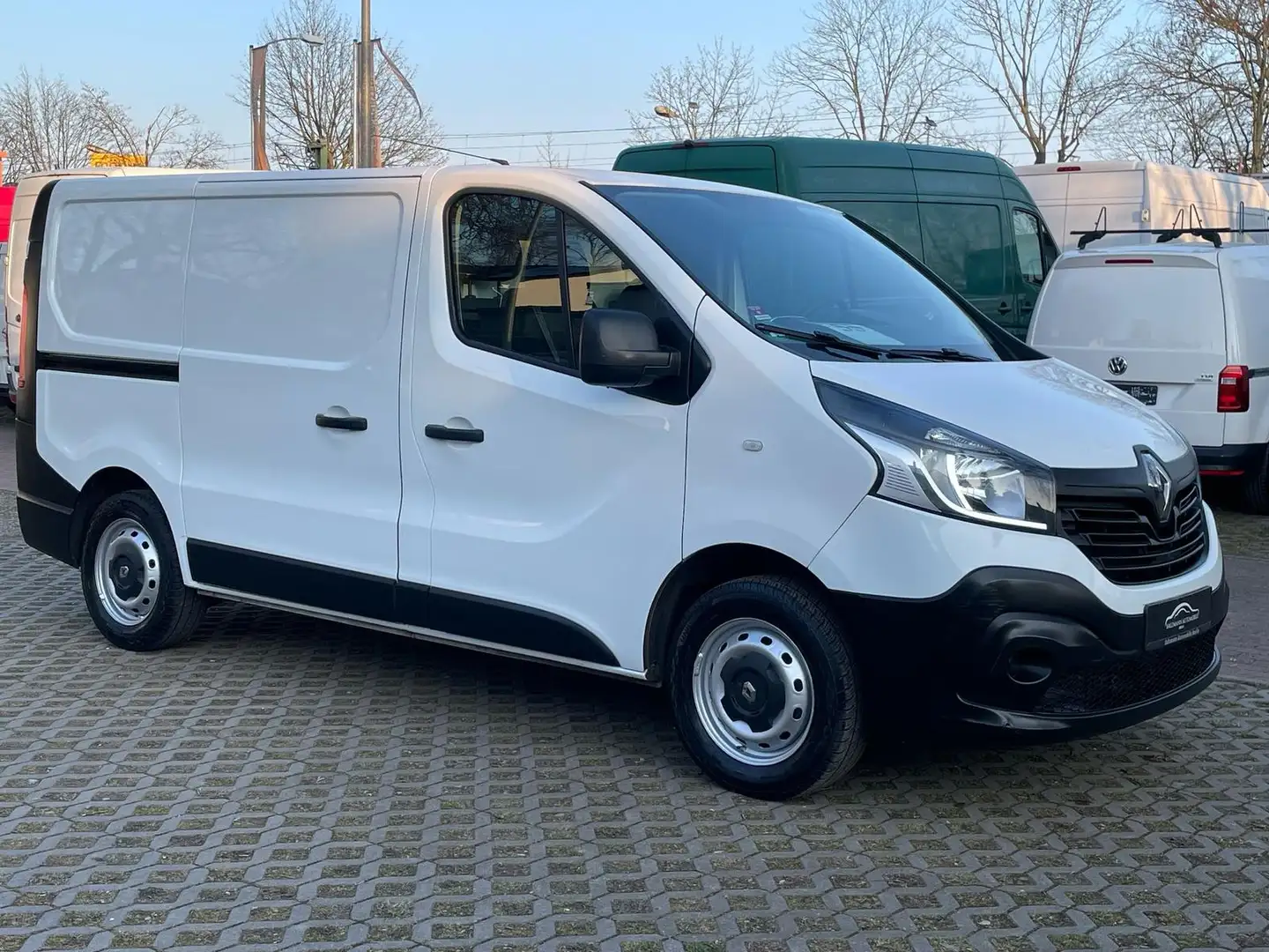 Renault Trafic 1.6 dCi//KLIMA//AHK//1.Hand//TOP// Biały - 1