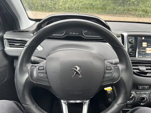 Peugeot 2008 view 5