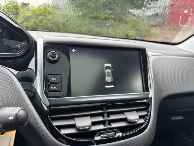 Peugeot 2008 view 9