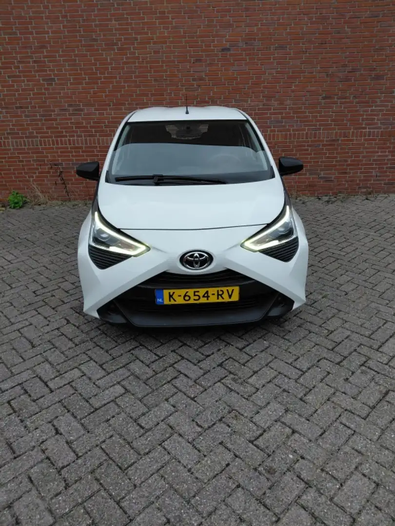 Toyota Aygo 1.0 VVT-i x-fun Wit - 2