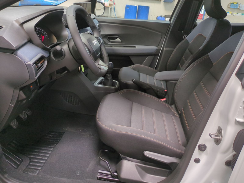 Dacia Sandero Stepway Expression TCe 110*Winterpaket+N — photo 12