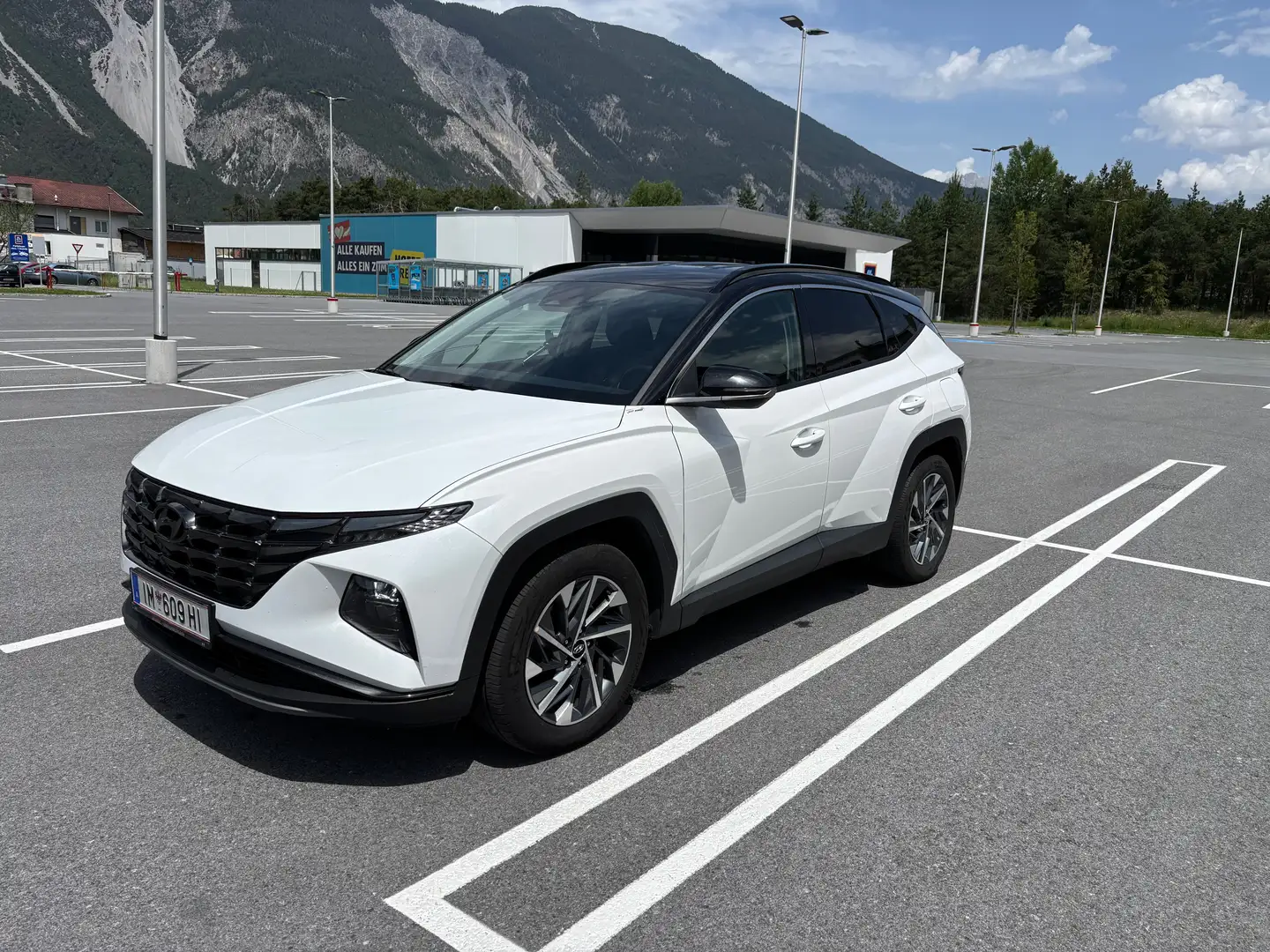 Hyundai TUCSON Tucson 1,6 CRDI 2WD Edition 30 Edition 30 Weiß - 1