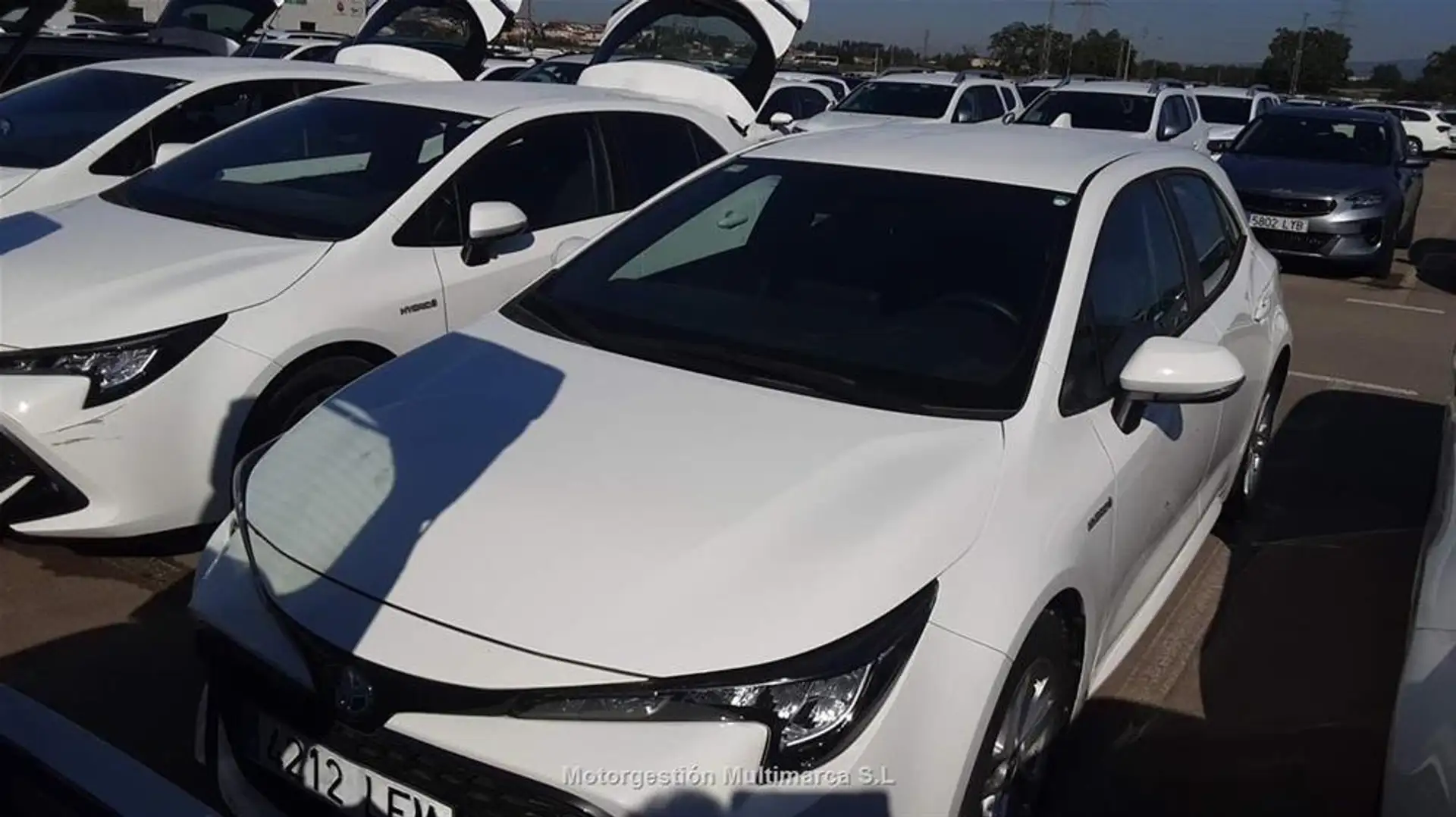 Toyota Corolla 1.8 125H ACTIVE E-CVT - 1