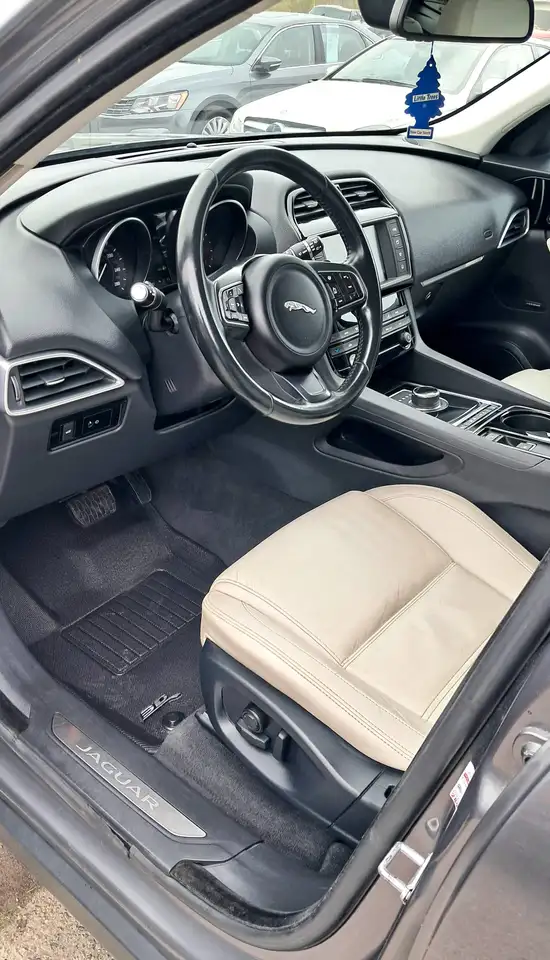 Jaguar F-Pace снимка Jaguar F-Pace