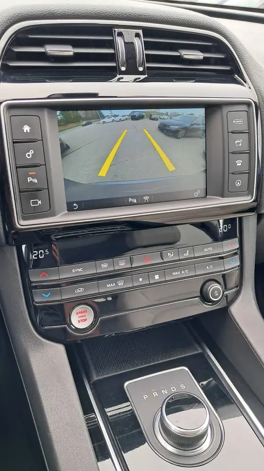 Jaguar F-Pace снимка Jaguar F-Pace