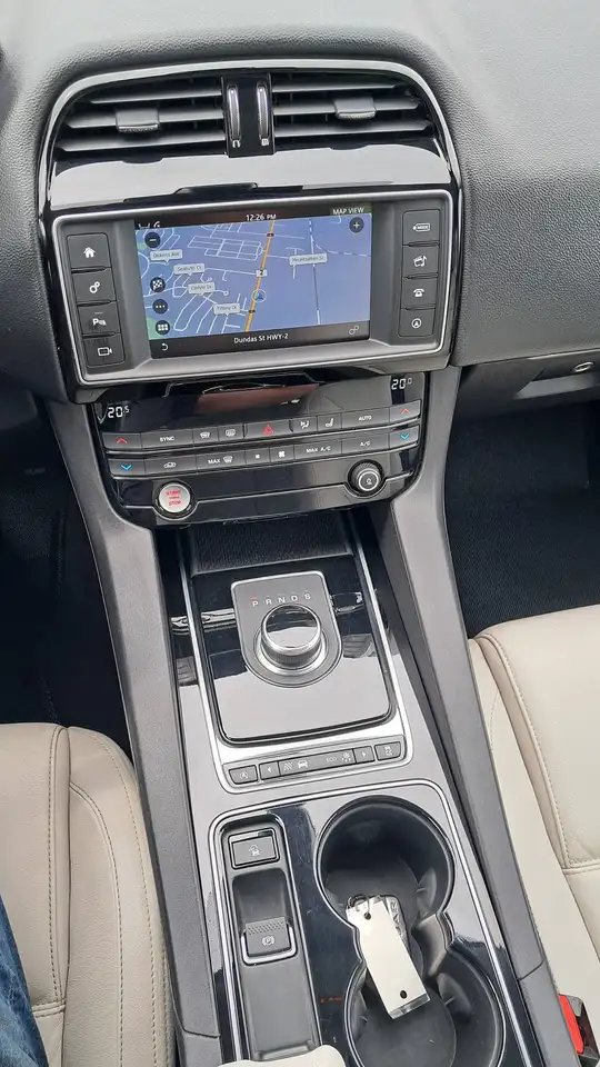 Jaguar F-Pace снимка Jaguar F-Pace