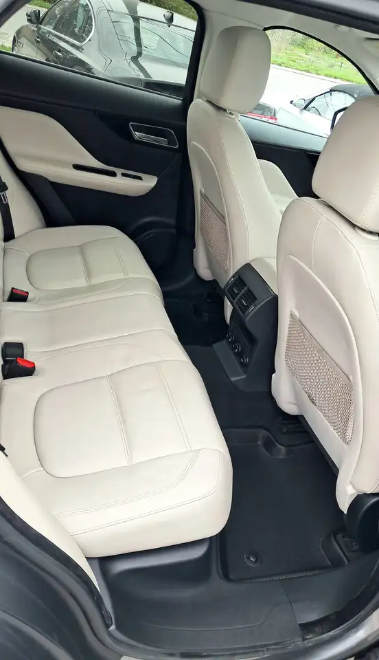 Jaguar F-Pace снимка Jaguar F-Pace