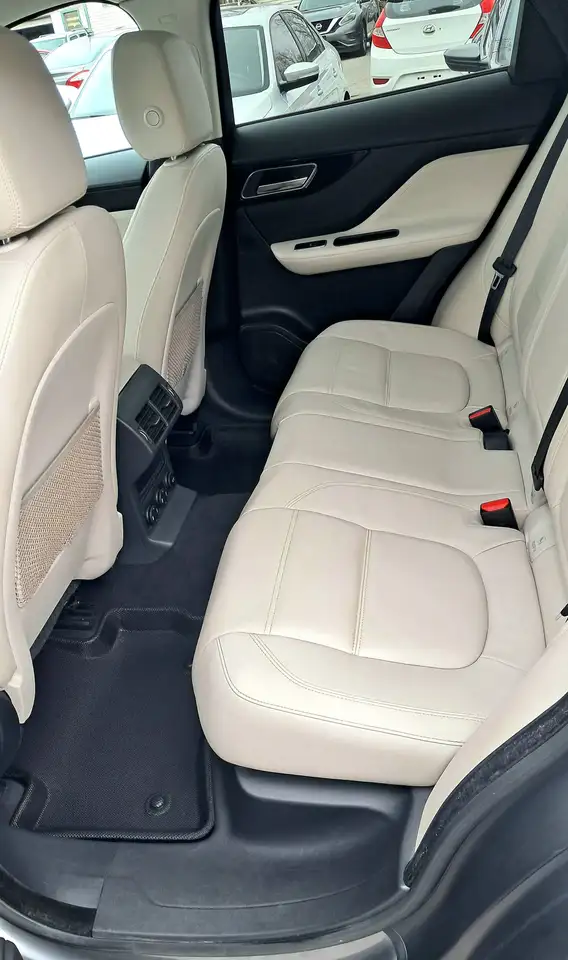 Jaguar F-Pace снимка Jaguar F-Pace