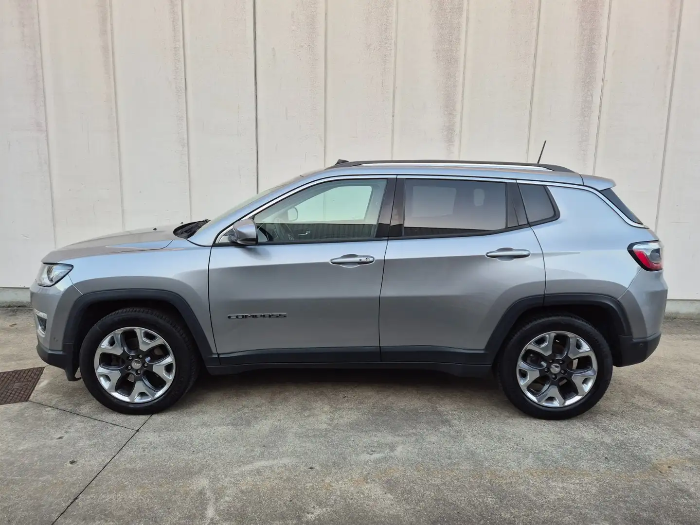 Jeep Compass 1.4i MultiAir Limited FULL Leder Xenon Pano GPS Gris - 2