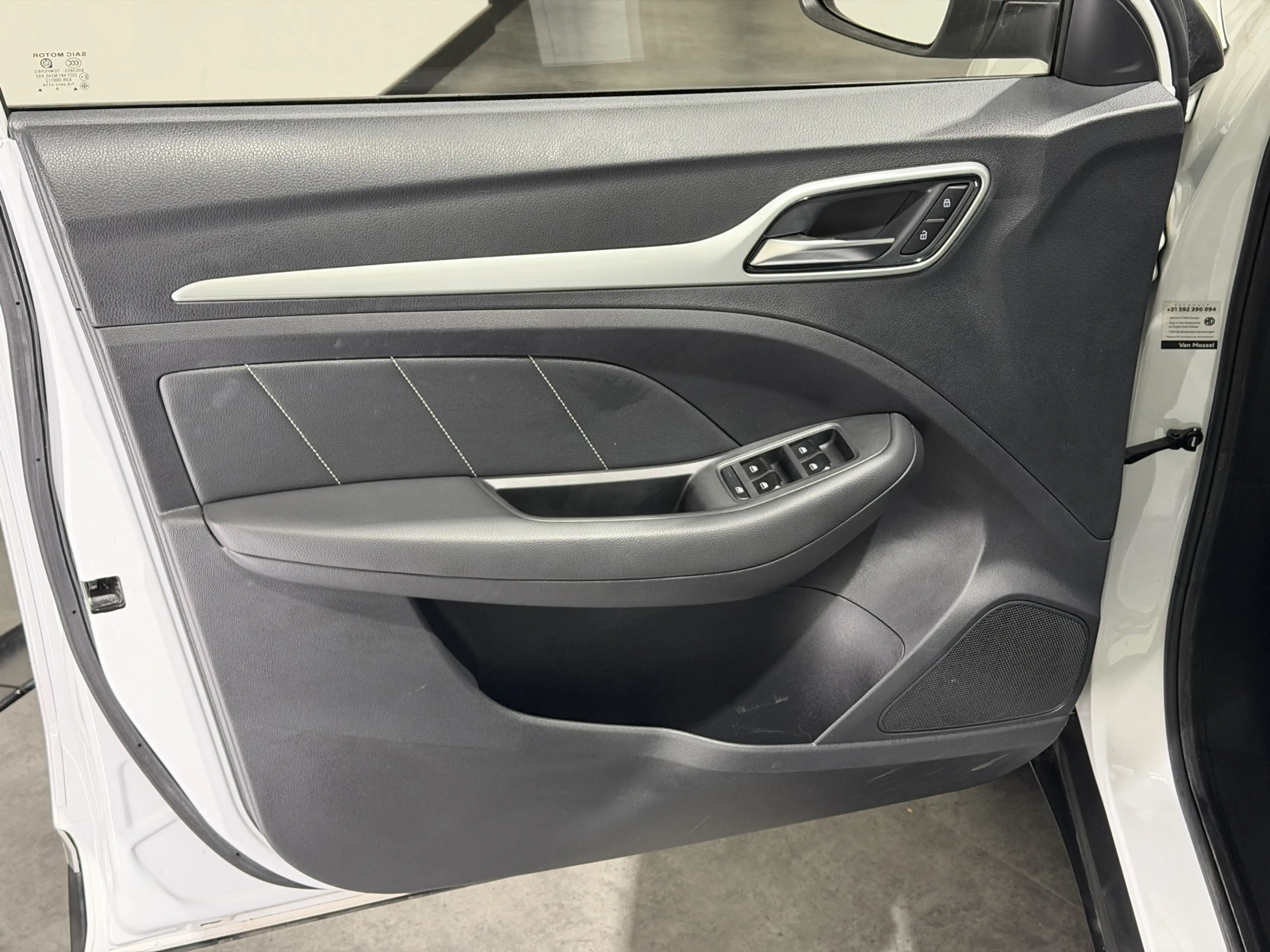 MG ZS EV Luxury 45 kWh | Panoramadak | Leder interieur | — photo 15