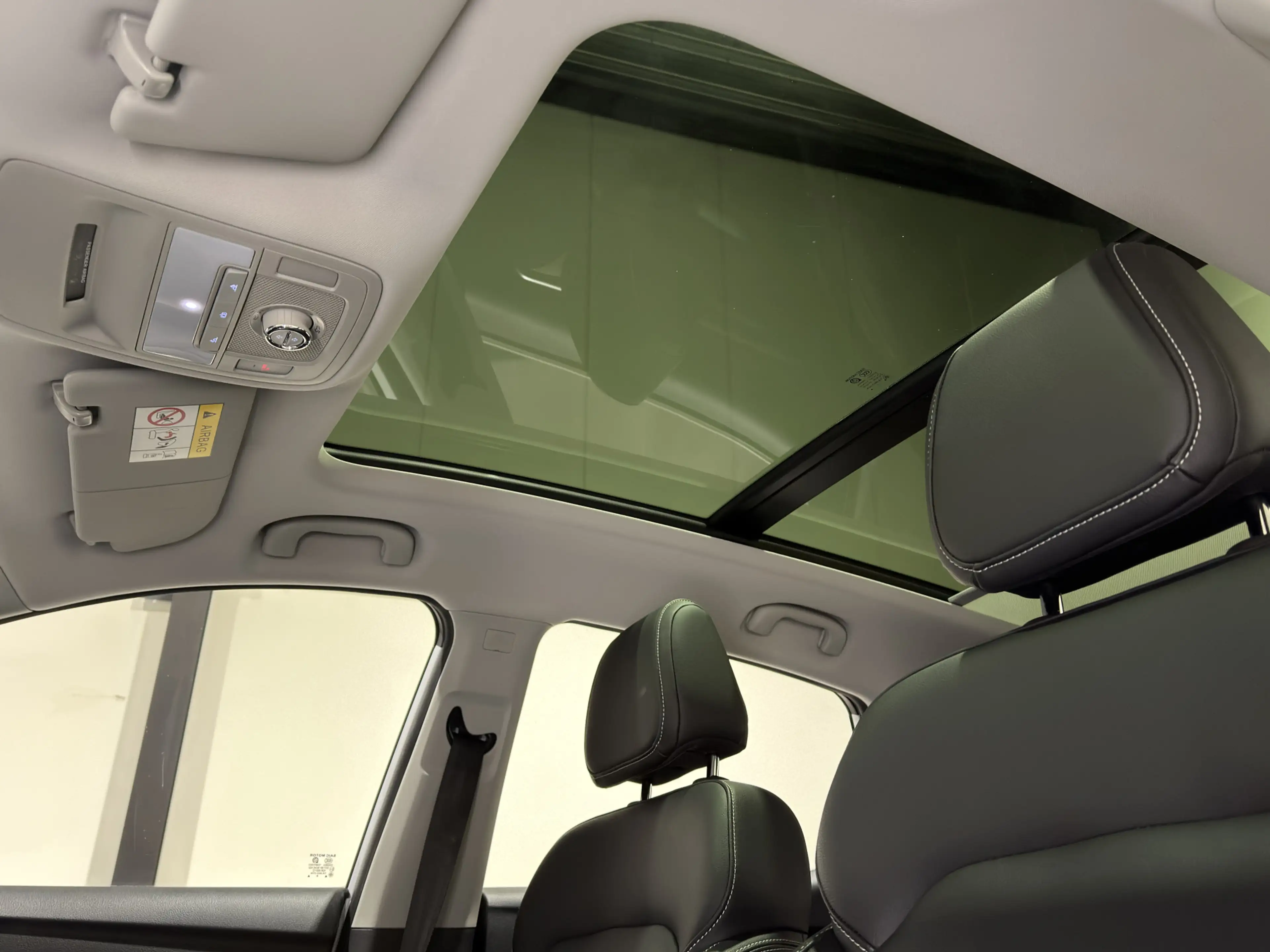 MG ZS EV Luxury 45 kWh | Panoramadak | Leder interieur | — photo 17
