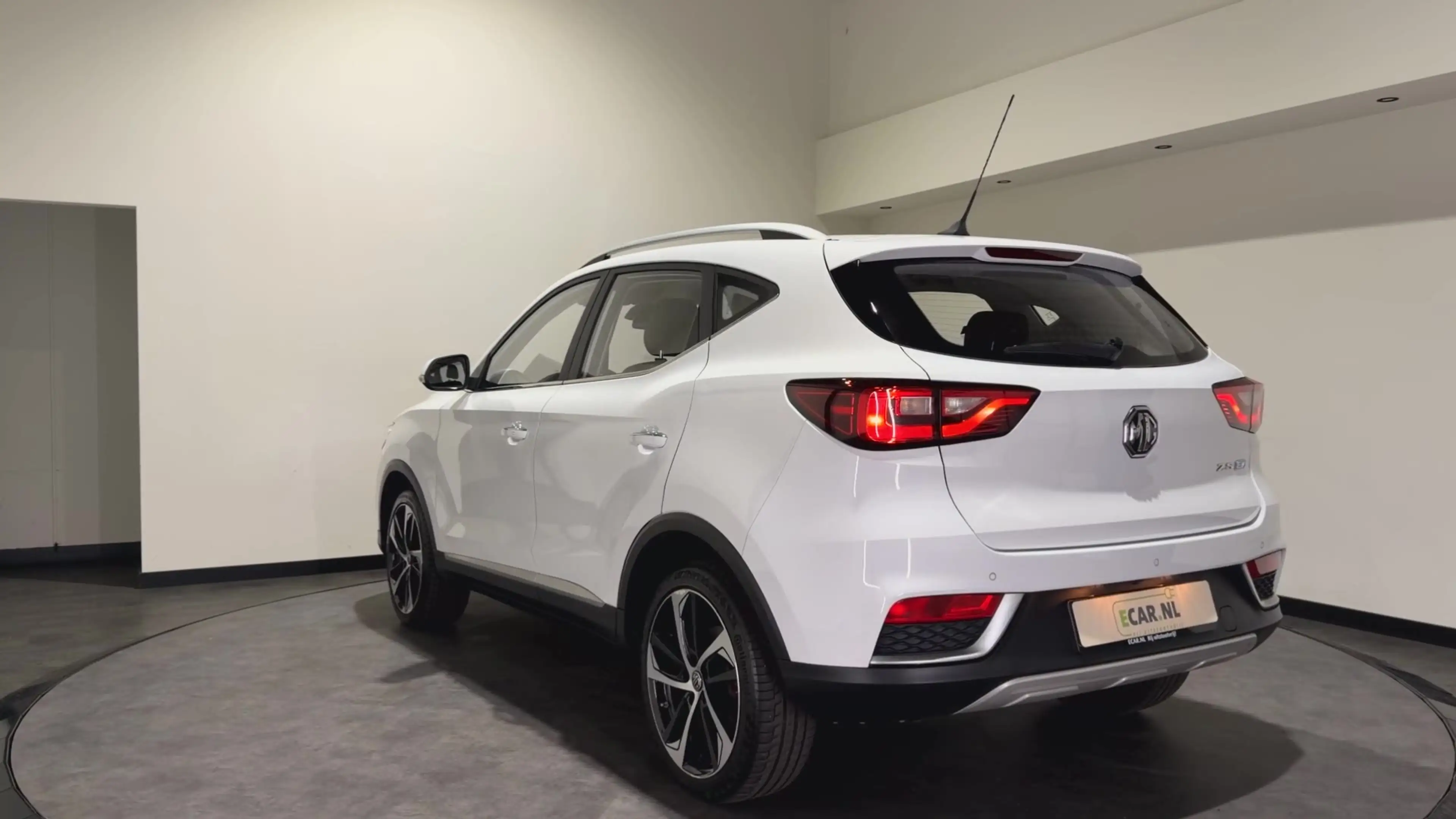 MG ZS EV Luxury 45 kWh | Panoramadak | Leder interieur | — photo 5