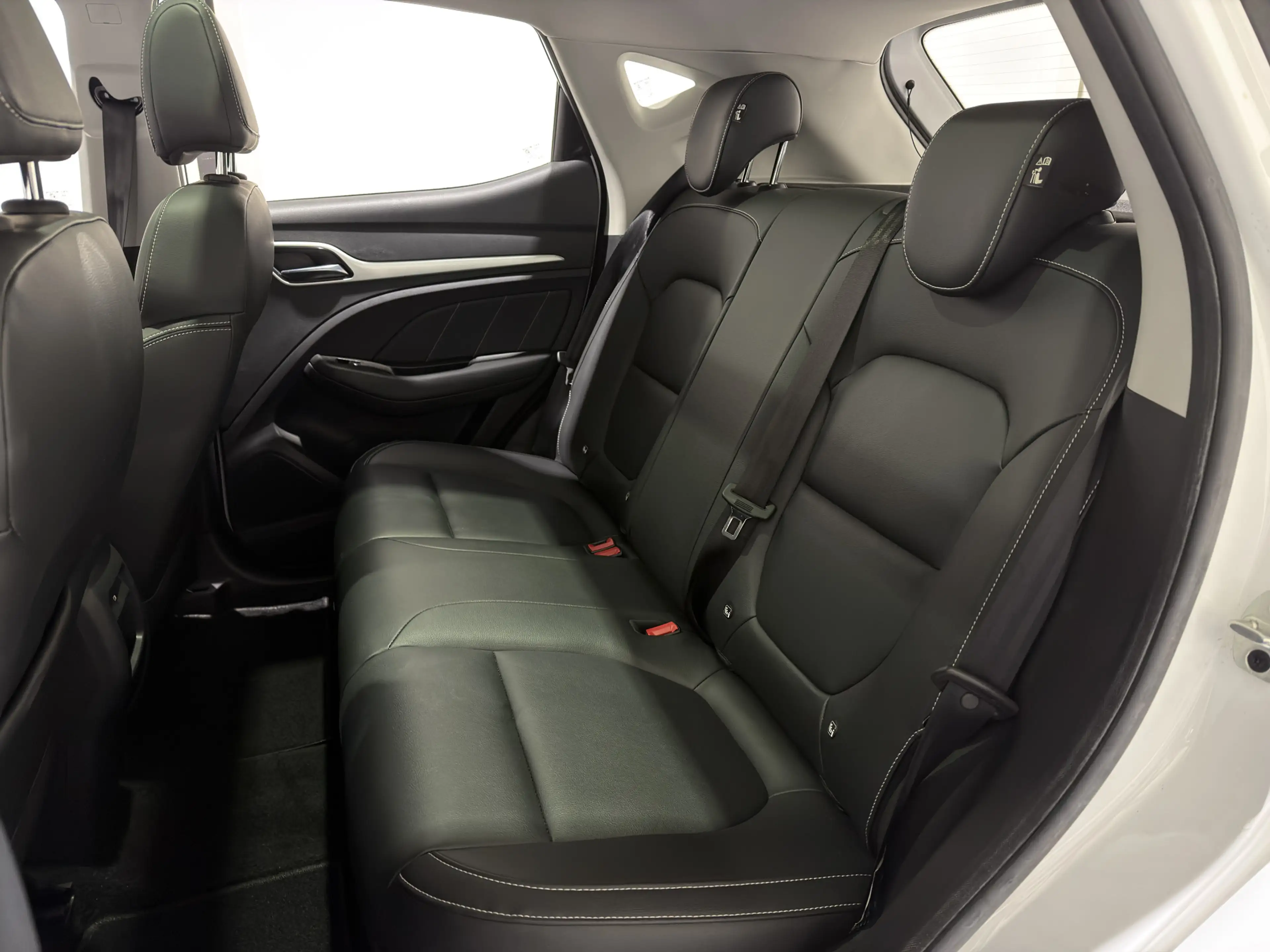 MG ZS EV Luxury 45 kWh | Panoramadak | Leder interieur | — photo 21