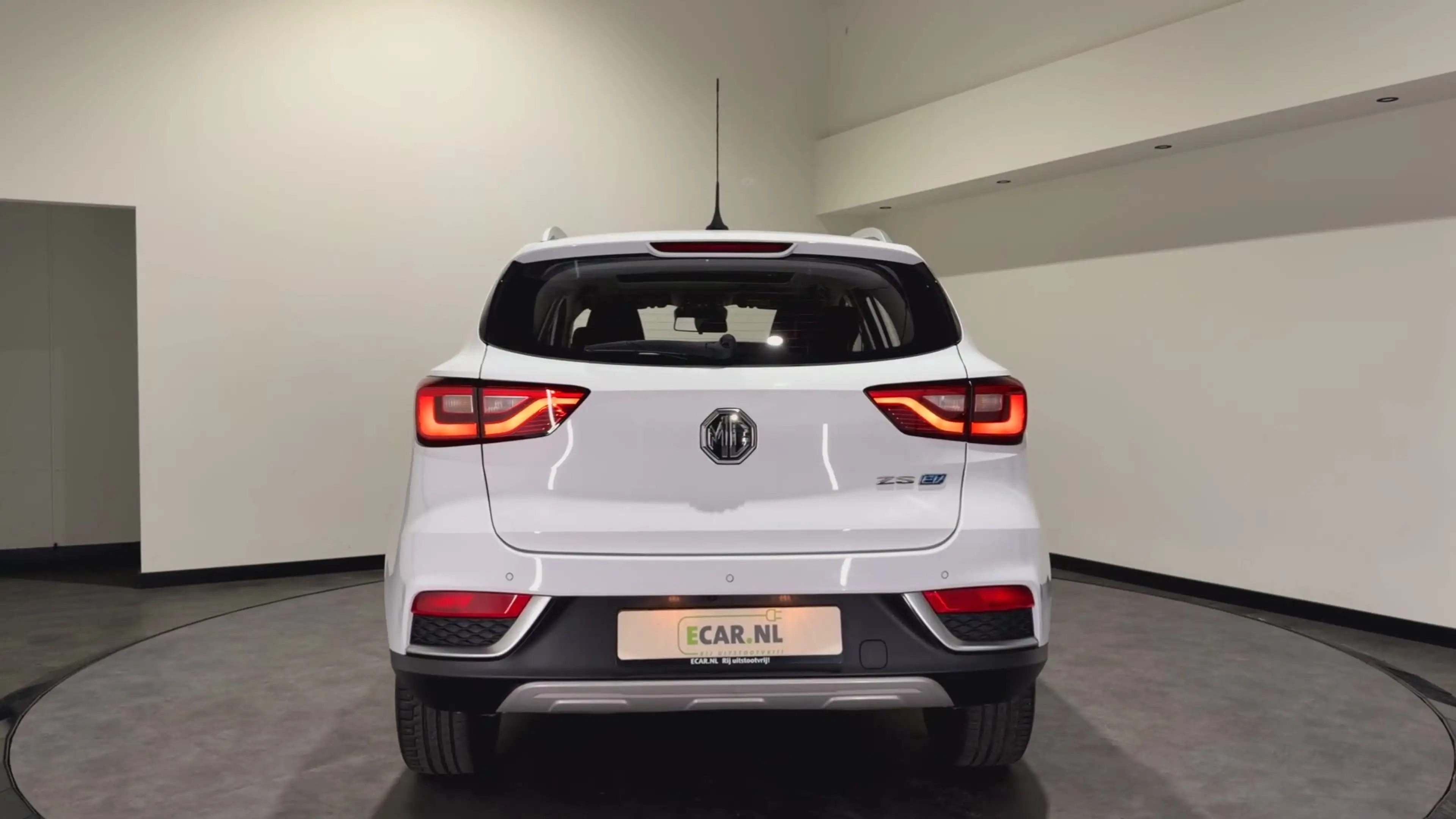 MG ZS EV Luxury 45 kWh | Panoramadak | Leder interieur | — photo 4