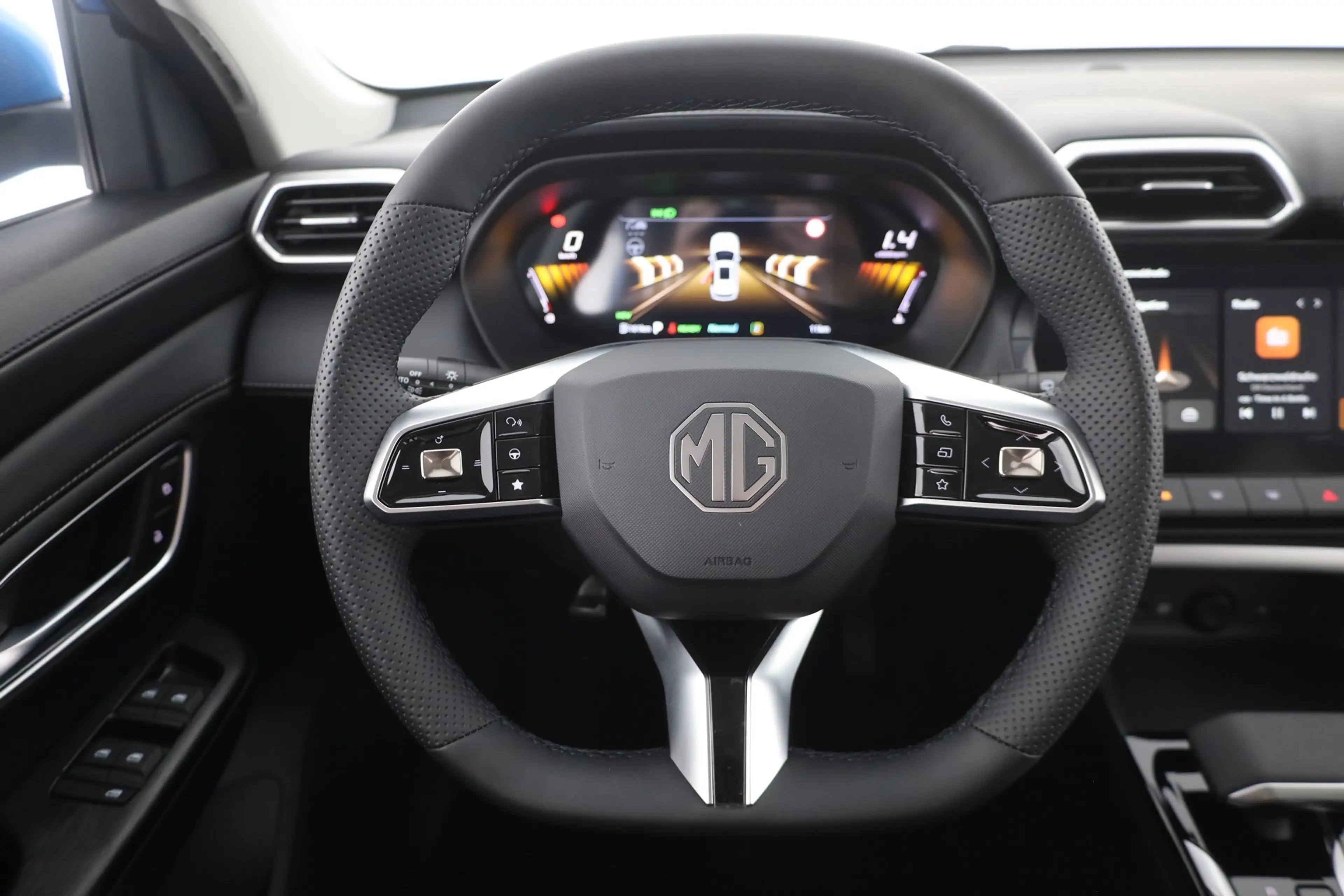 MG ZS 1.5 Hybrid Luxury Aut. LED ACC Navi Kamera — photo 14